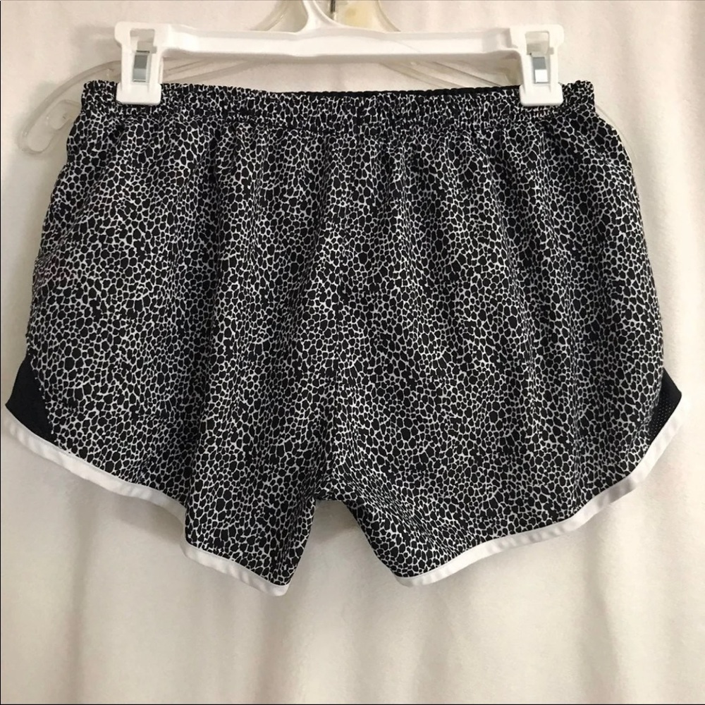 Nike Dri-Fit Shorts Running Athletic Workout Black White - Picture 3 of 4
